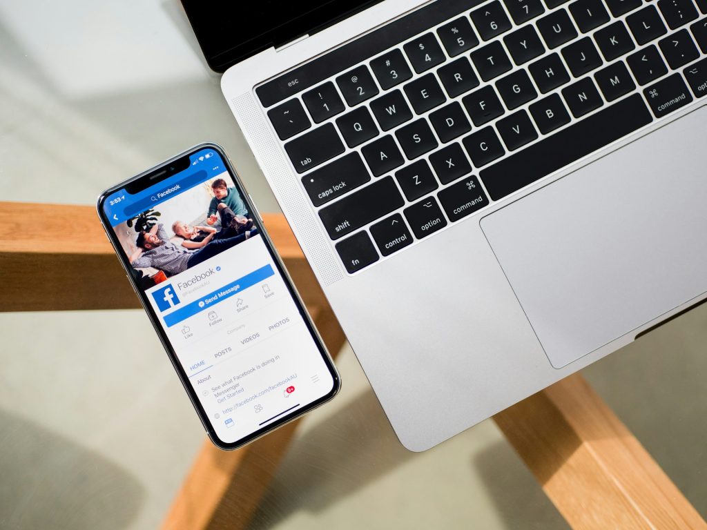 Prowadzenie fanpage Facebook